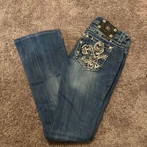 SOLD Miss Me jeans (fleur-de-lis design on pockets)